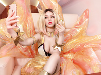 Helly von Valentine (Disharmonica) Ahri Prestige