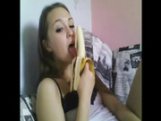 Луна заглатывает банан.