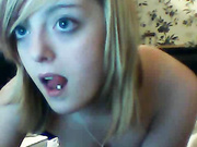 Сиськастая блондинка