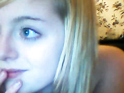 Сиськастая блондинка