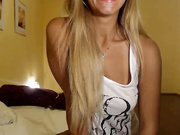 mixxxi в белой футболочке