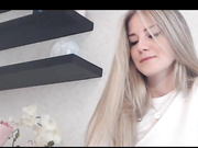 в белых трусиках