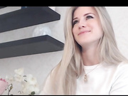 в белых трусиках