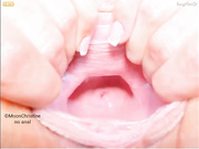 MoonChristine показывает дырень