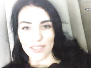 Nicol дрочит в авто