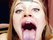 pamelashineebb 2017-09-05 сосет и глотает