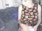 NastiaRonaldo дрочит киску