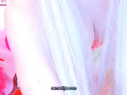 сучка xxlelyaxx в красных чулочках радует глаз