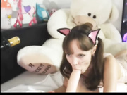 LittleKitty69 с огромным дилдо