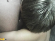 шлюхе поссали в рот