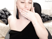 -_A_L_E_X_A_- сосет член и показывает попку