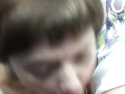 МИЛФ проститутка в машине отсасывает