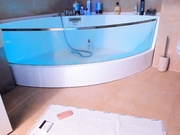 Голенькая SexySabotage мажет себя маслом