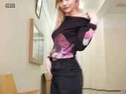 KatRanner - показывает сиськи в универе!!