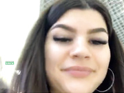 Sofabeatiful раздевается в туалете супермаркета