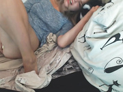 красивая девочка ласкает себя и показывает сиси