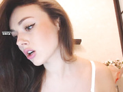 BettyBrosmer сосет член