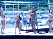 Devchata s COMEDI WOMAN ustroili na proschanie striptiz.720