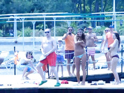 Devchata s COMEDI WOMAN ustroili na proschanie striptiz.720