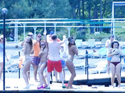 Devchata s COMEDI WOMAN ustroili na proschanie striptiz.720