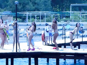 Devchata s COMEDI WOMAN ustroili na proschanie striptiz.720