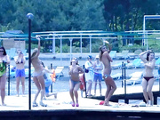 Devchata s COMEDI WOMAN ustroili na proschanie striptiz.720