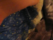 Трахает раком