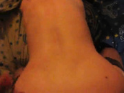 Трахает раком