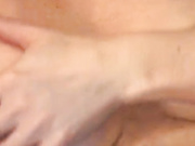 Alianakiss мнет соски