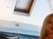 DeliciousAlba скачет