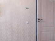 мамка показывает большие груди