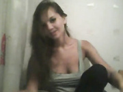 Машка поазывает сиськи