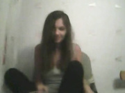 Машка поазывает сиськи