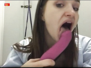 WhiteCrowShow шалит на работе в туалете