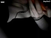 Niimfo4ka мастурбирует морковкой,витаминовая атака