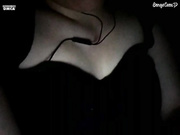 Niimfo4ka мастурбирует морковкой,витаминовая атака