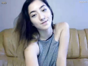 lianna1000 показывает грудь