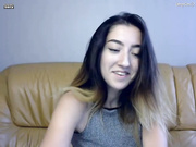 lianna1000 показывает грудь