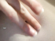 мамка показывает большую грудь