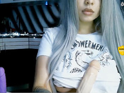 Monster_Doll - сочно сосёт дилдо