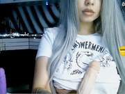 Monster_Doll - сочно сосёт дилдо