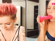 2Extazy - лесби шоу - лижут член