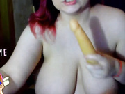 Sexonboobs трахает киску, между сисек и сосет