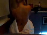 Янка-хулиганка в простыне