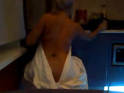 Янка-хулиганка в простыне