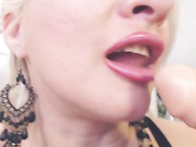 Так натурально играет Alikakiss