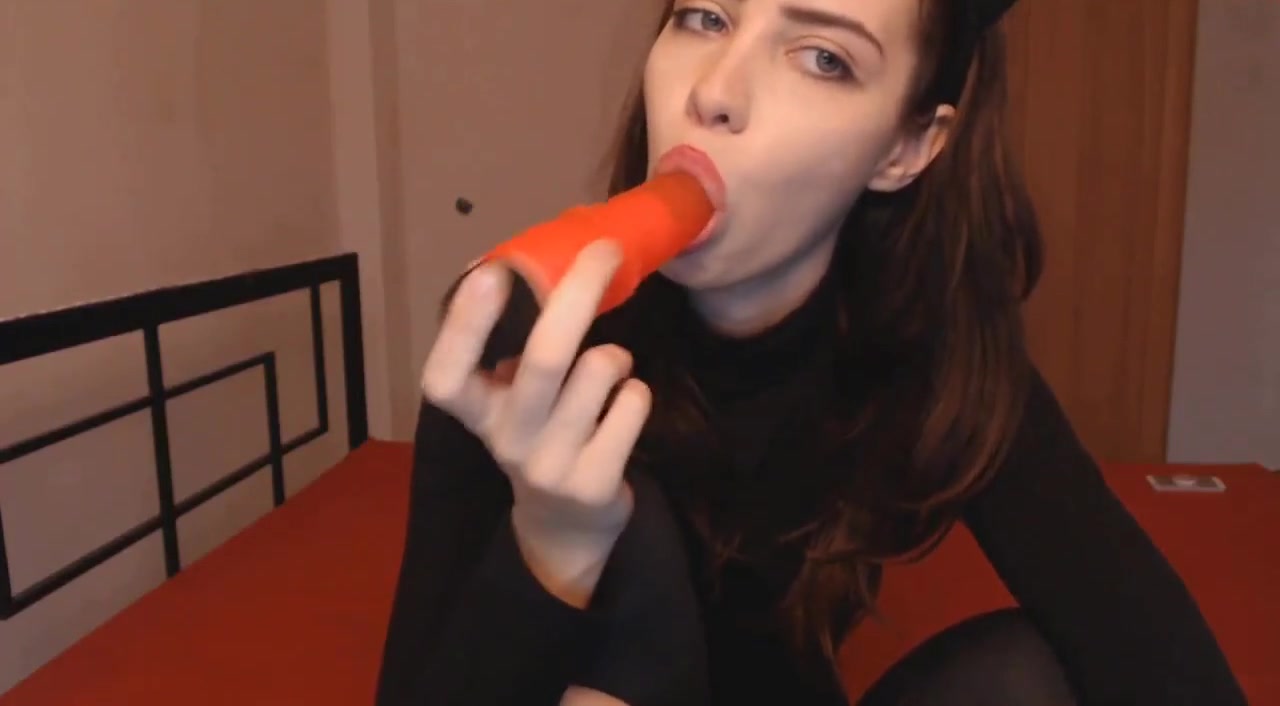 keyto (засветила свою мохнатку)