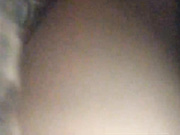 Малышка играется