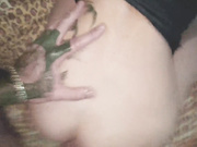 Маленькая Соня дает в жопу