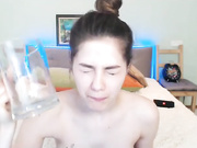 Naturalwonder (обливается и пьет свою "мочу")